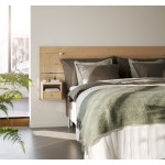 Rowico Whitmore sängynpääty yöpöydillä tammi